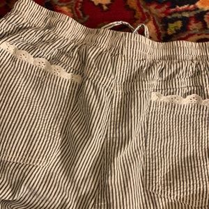 BAXTER&WELLS Searsucker Capri Pants